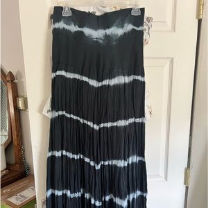 Women’s gray tie dye skirt